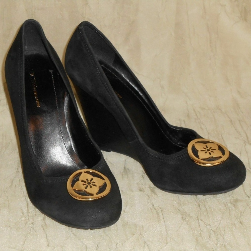 BCBGeneration‎ Gold Medallion Black High Heel Wedge Pump Suede Shoes Size 10